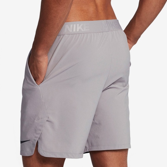 Nike Flex Vent Max 2.0 8" Training Shorts - Picture 2 of 3